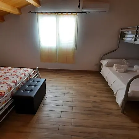 Debel'S House Guest house *